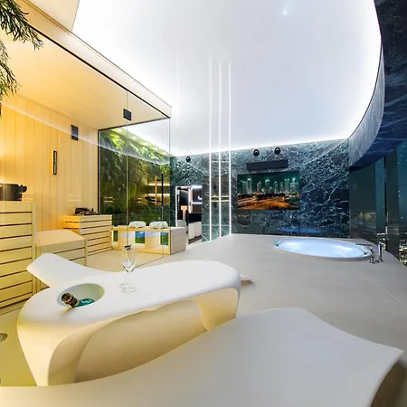 Daire Sky Tower - 48 Pietro Penthousy Z Prywatna - Adult Only