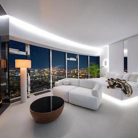 Sky Tower - 48 Pietro Penthousy Z Prywatna - Adult Only ヴロツワフ