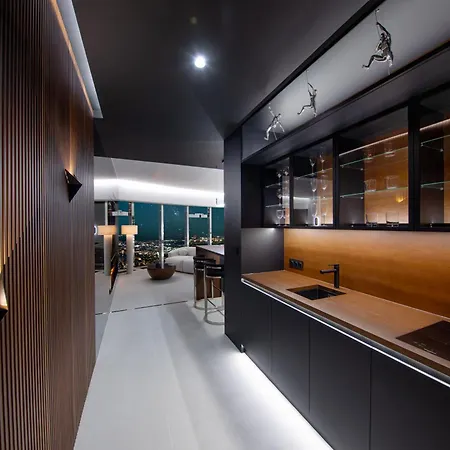 Sky Tower - 48 Pietro Penthousy Z Prywatna - Adult Only 아파트 브로츠와프