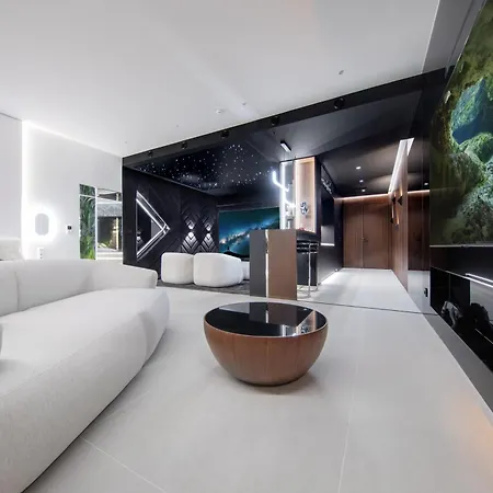 Sky Tower - 48 Pietro Penthousy Z Prywatna - Adult Only Appartement *